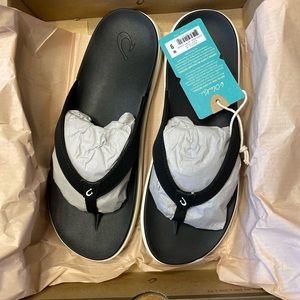 OluKai Nu’a Pi’o sandals